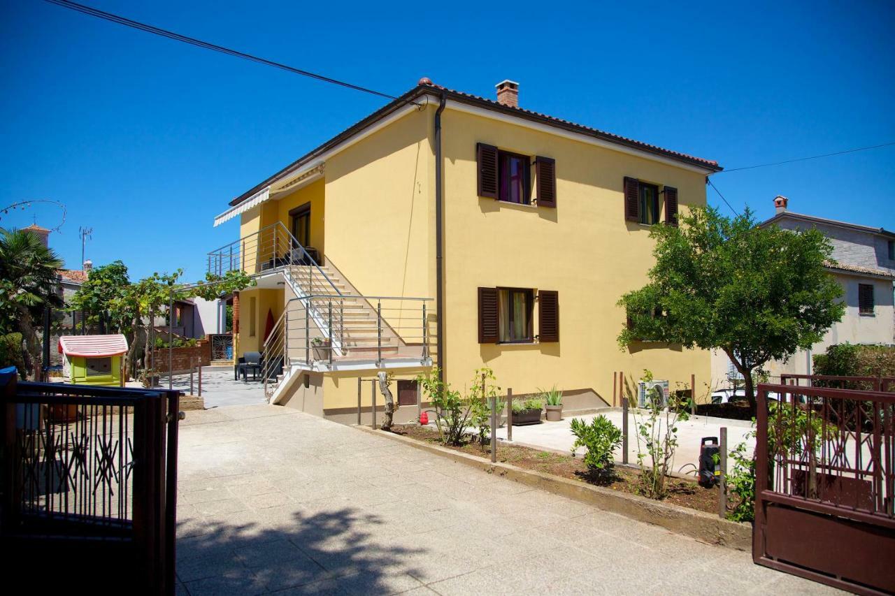 Apartments Polenta Rovigno Esterno foto